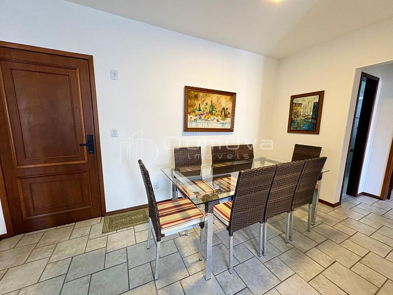 Locação anual: dois quartos // sacada // Centro de Balneário Camboriú — foto 6