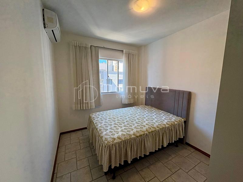 Locação anual: dois quartos // sacada // Centro de Balneário Camboriú — foto 15