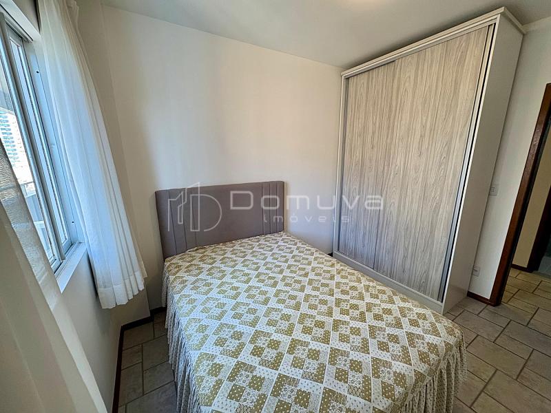 Locação anual: dois quartos // sacada // Centro de Balneário Camboriú — foto 12