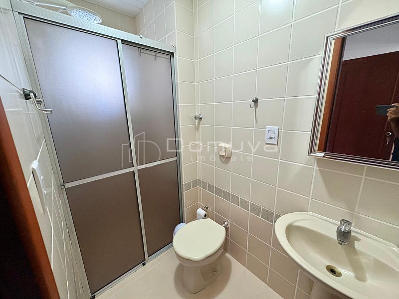 Locação anual: dois quartos // sacada // Centro de Balneário Camboriú — foto 16