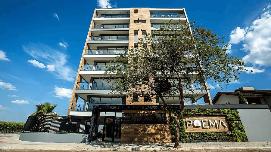 Poema | Edifcio com 8 pavimentos