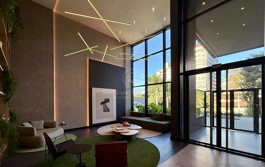 W135 | Lobby com P direito duplo