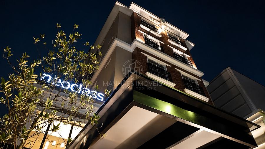 Fachada noturna do Edif�cio Neoclass Residence 