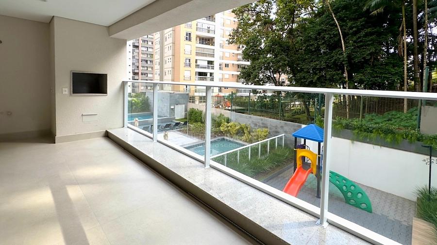 Apartamento Garden | Final 04: Ampla sacada com Churrasqueira 