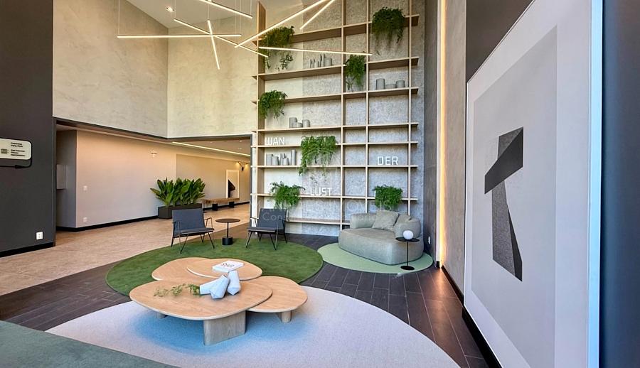 W135 | Lobby com P direito duplo