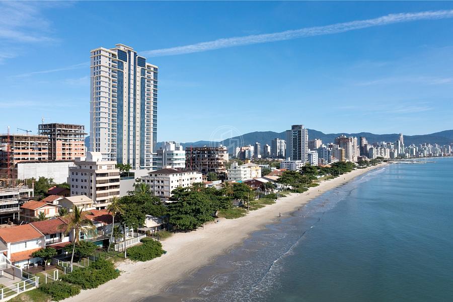 Triton Skyhomes: O mar contempla sua majestade