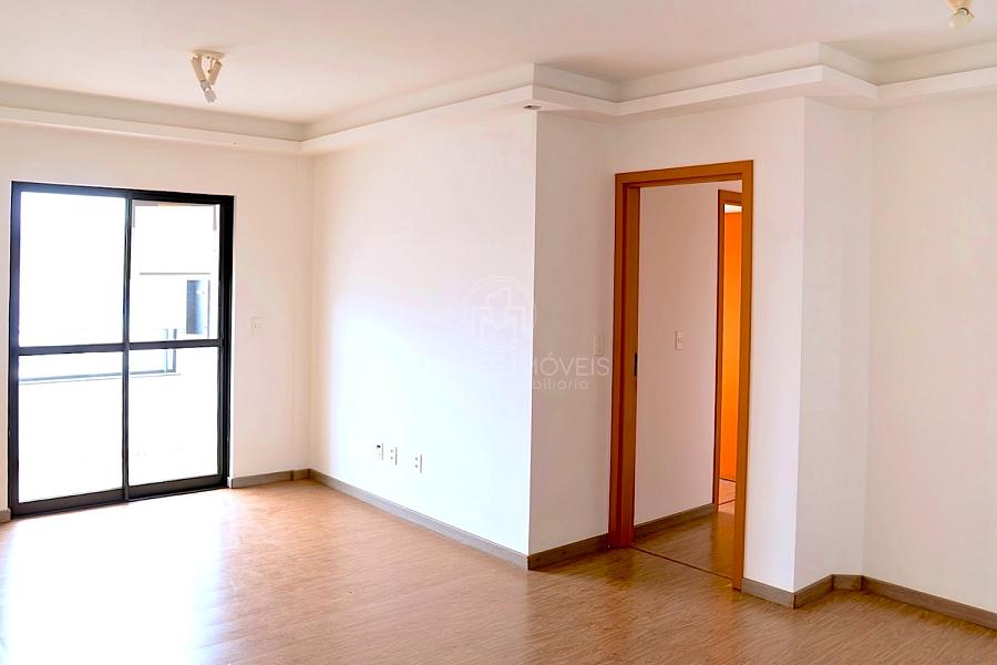 Apartamento de 93m�: Living e Sacada com Churrasqueira