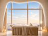 Espa�o relax do pavimento de lazer wellness com vista panor�mica sobre as nuvens