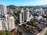 Octans Residencial: Tranquilidade a uma Quadra da Rua Blumenau e do Eixo Gourmet