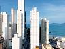 Vista panor�mica do mar e da Roda Gigante FG capturada a 90 metros de altura no 30� pavimento do North Tower em Balne�rio Cambori�