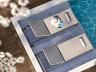 Deck molhado da piscina aquecida com espregui�adeiras