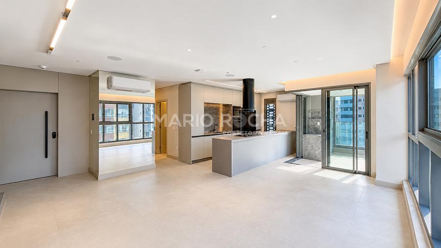 Apartamento mobiliado � venda em Balne�rio Cambori�, no edif�cio Tonino Lamborghini 2