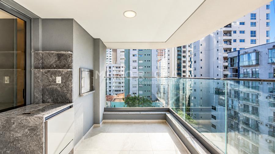 Apartamento mobiliado � venda em Balne�rio Cambori�, no edif�cio Tonino Lamborghini 1