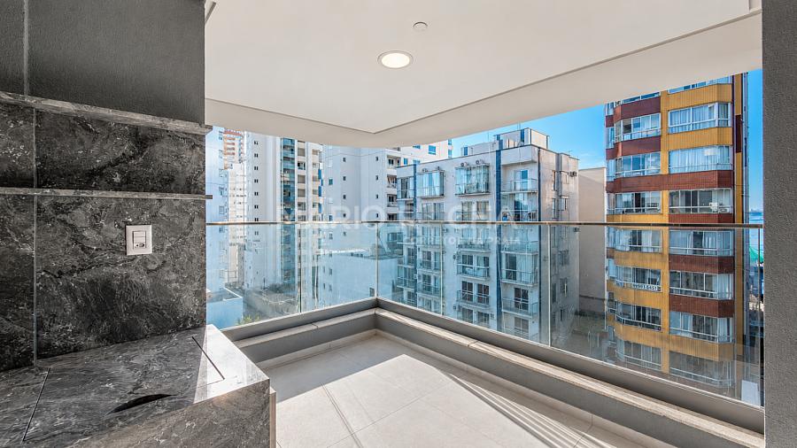 Apartamento mobiliado � venda em Balne�rio Cambori�, no edif�cio Tonino Lamborghini 8