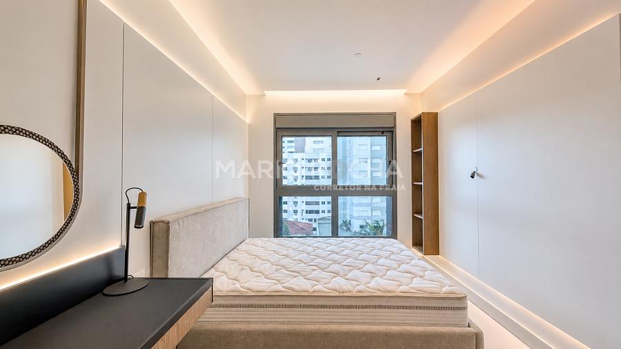 Apartamento mobiliado � venda em Balne�rio Cambori�, no edif�cio Tonino Lamborghini 12