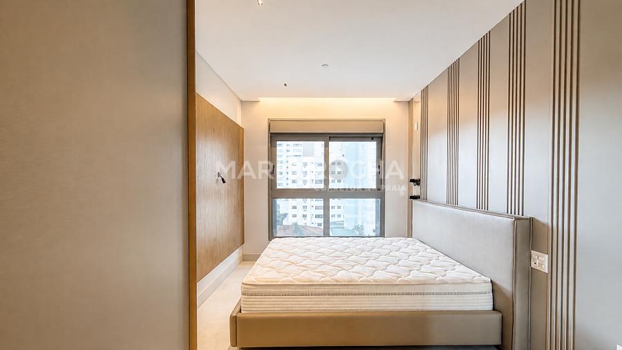 Apartamento mobiliado � venda em Balne�rio Cambori�, no edif�cio Tonino Lamborghini 13