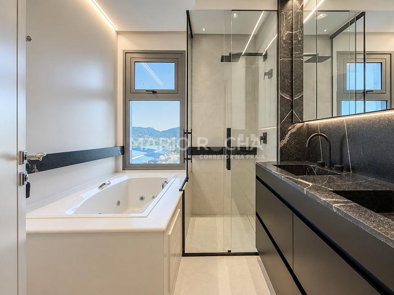 Apartamento mobiliado � venda em Balne�rio Cambori�, no edif�cio Tonino Lamborghini 19