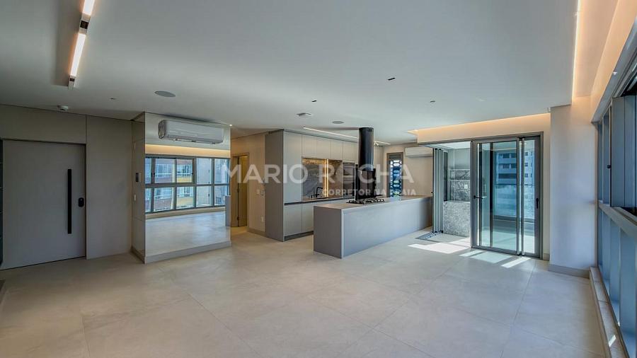 Apartamento mobiliado à venda em Balneário Camboriú, no edifício Tonino Lamborghini — foto 2