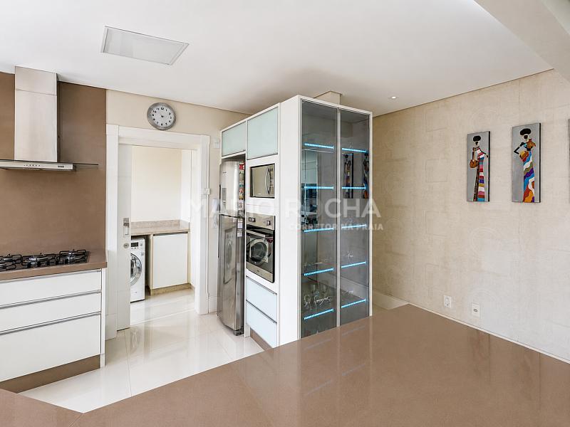 Apartamento � venda em Balne�rio Cambori�, mobiliado, no edif�cio Le Majestic 13