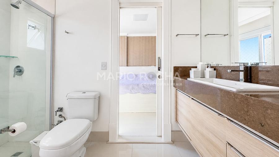 Apartamento � venda em Balne�rio Cambori�, mobiliado, no edif�cio Le Majestic 20