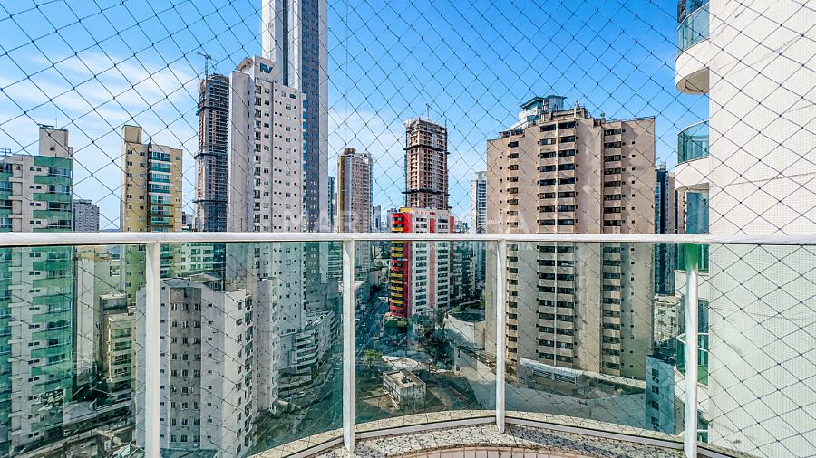 Apartamento � venda em Balne�rio Cambori�, mobiliado, no edif�cio Le Majestic 23