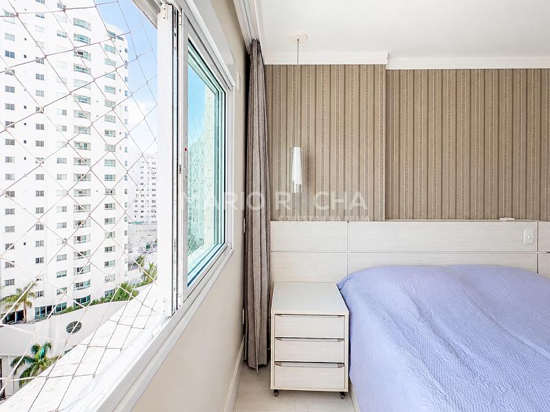 Apartamento � venda em Balne�rio Cambori�, mobiliado, no edif�cio Le Majestic 29