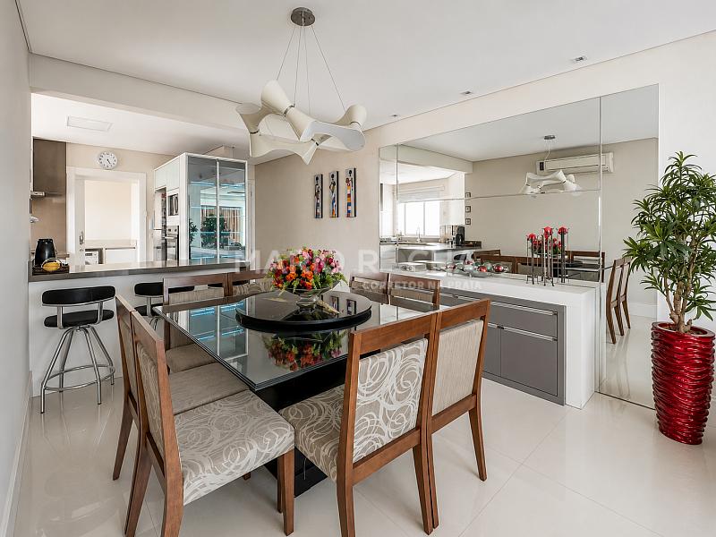 Apartamento � venda em Balne�rio Cambori�, mobiliado, no edif�cio Le Majestic 5
