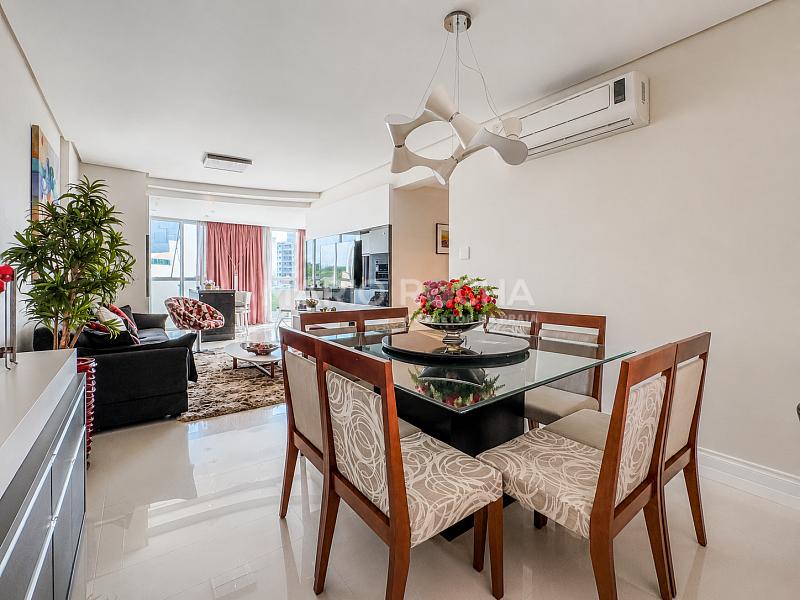 Apartamento � venda em Balne�rio Cambori�, mobiliado, no edif�cio Le Majestic 1