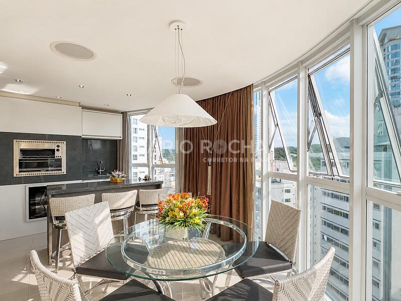 Apartamento � venda em Balne�rio Cambori�, mobiliado, no edif�cio Le Majestic 9
