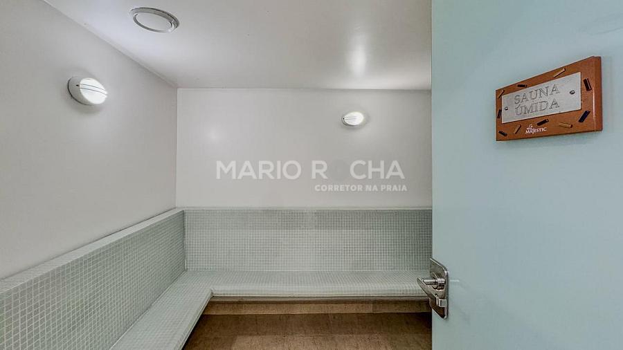 Apartamento � venda em Balne�rio Cambori�, mobiliado, no edif�cio Le Majestic 46