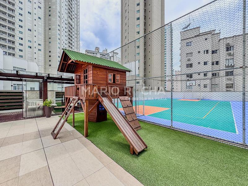 Apartamento � venda em Balne�rio Cambori�, mobiliado, no edif�cio Le Majestic 59