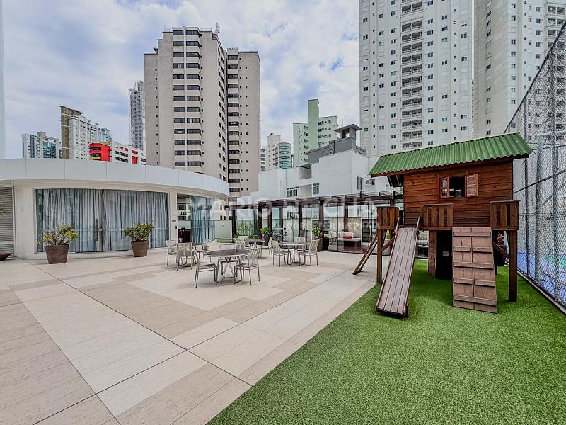 Apartamento � venda em Balne�rio Cambori�, mobiliado, no edif�cio Le Majestic 63
