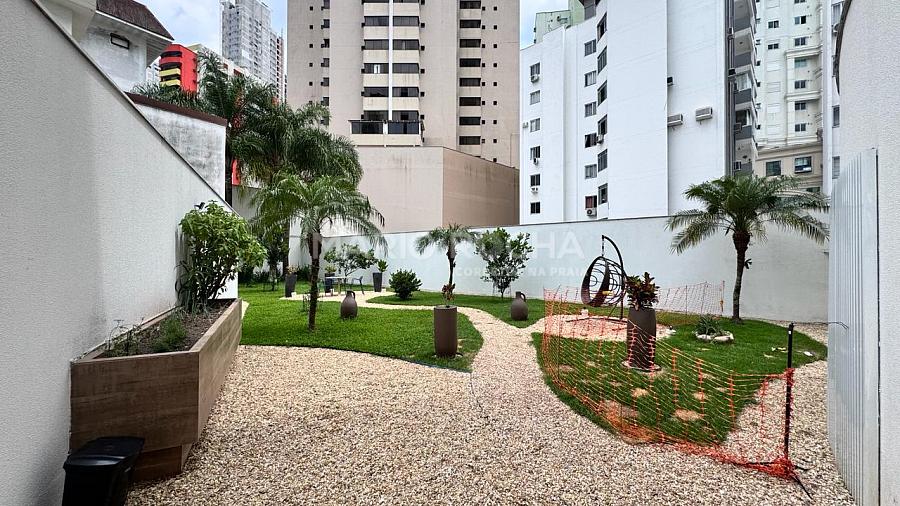 Apartamento � venda em Balne�rio Cambori�, mobiliado, no edif�cio Le Majestic 68