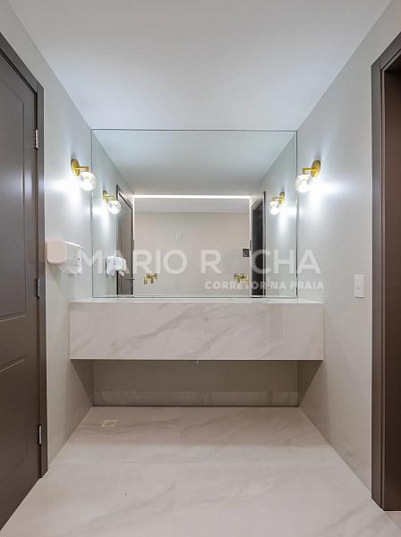 Cobertura duplex finamente mobiliada à venda em Balneário Camboriú, no edifício Charmant — foto 34