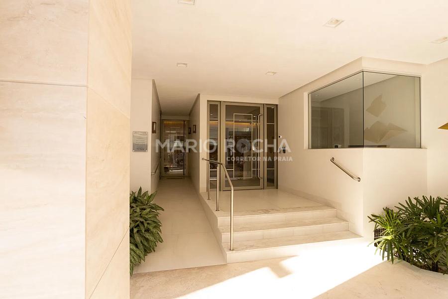 Cobertura duplex finamente mobiliada à venda em Balneário Camboriú, no edifício Charmant — foto 36