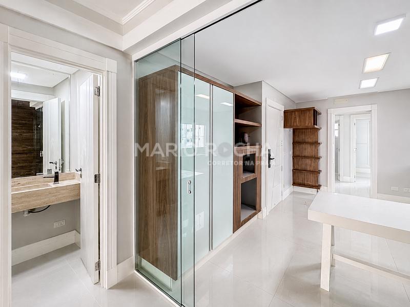 Apartamento � venda no edif�cio Le Classic em Balne�rio Cambori� 27