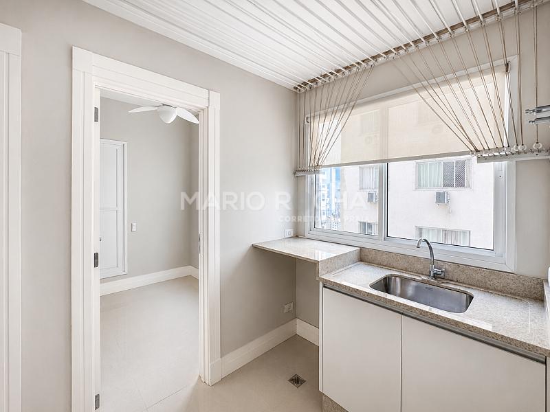 Apartamento � venda no edif�cio Le Classic em Balne�rio Cambori� 31