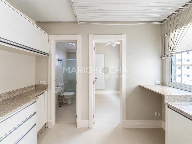 Apartamento � venda no edif�cio Le Classic em Balne�rio Cambori� 32