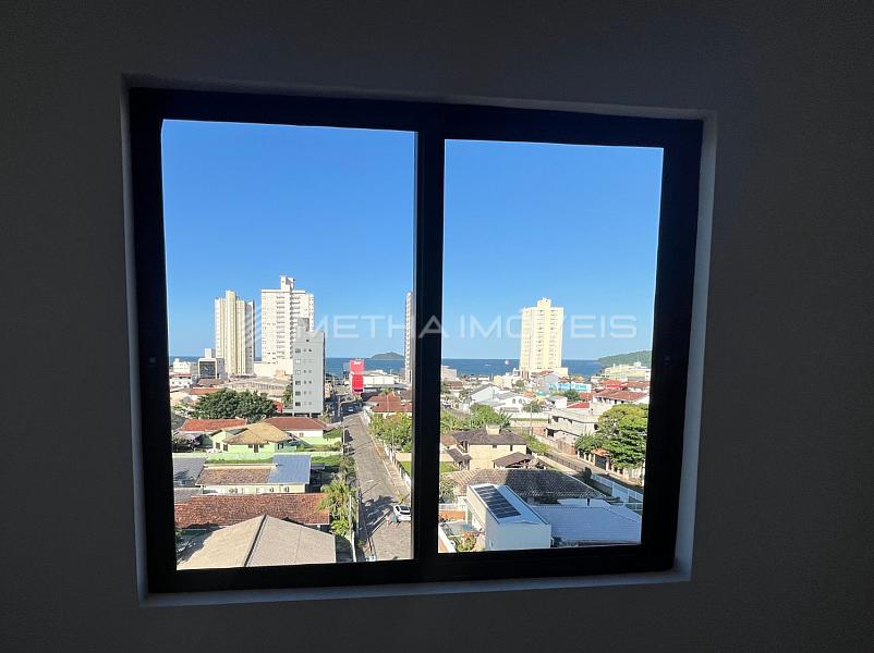Apartamento � venda no Centro com 2 quartos 14