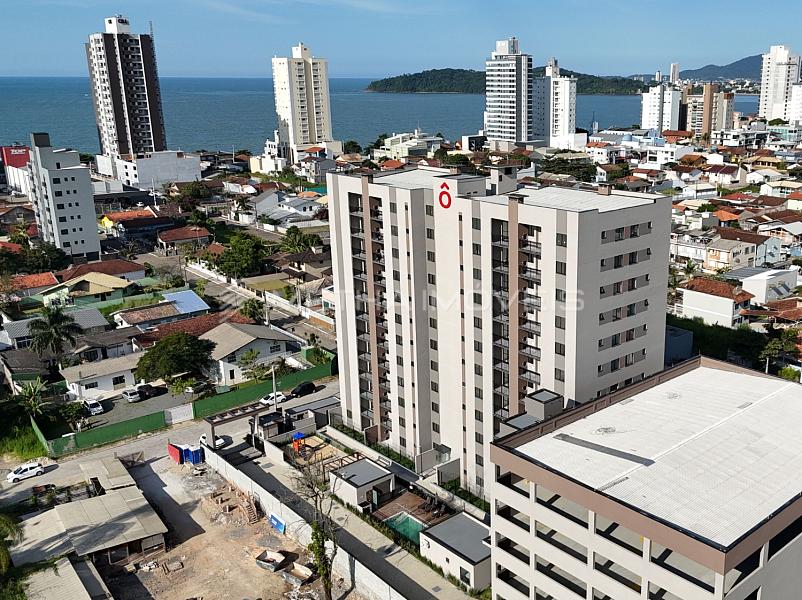 Apartamento � venda no Centro com 2 quartos 30