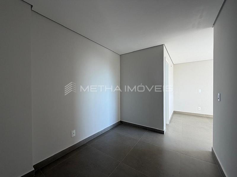Apartamento � venda no Centro com 3 quartos 18