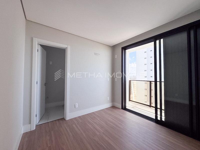 Apartamento � venda no Centro com 3 quartos 26