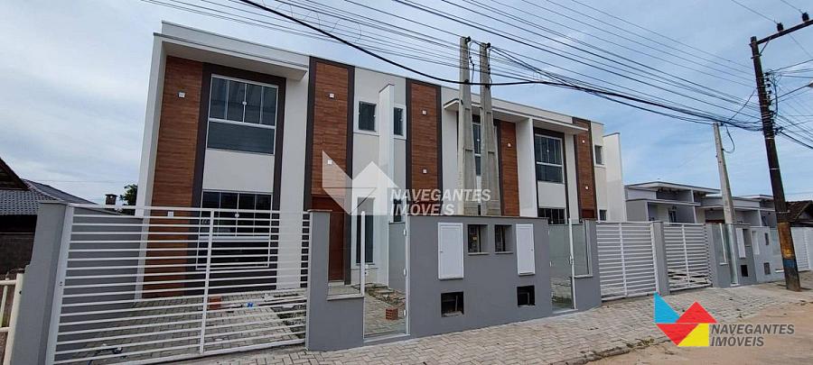 Sobrado Geminado Alto Padrão em meia praia — foto 8