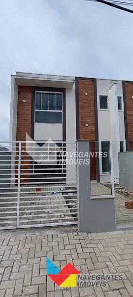 Sobrado Geminado Alto Padrão em meia praia — foto 3