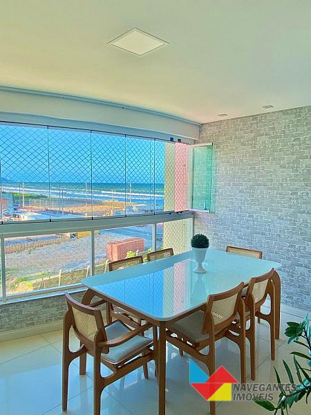 Apartamento semimobiliado com 3 dormit�rios sendo 1 su�te e 2 vagas no Centro de Navegantes - Residencial Ilha de Santorini 1