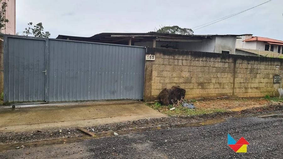 Duas casas no mesmo terreno de 374 m� em Penha | 3 + 2 quartos 1