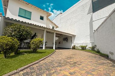 Casa em condomínio com 4 quartos e 2 vagas à venda no Santa Amélia