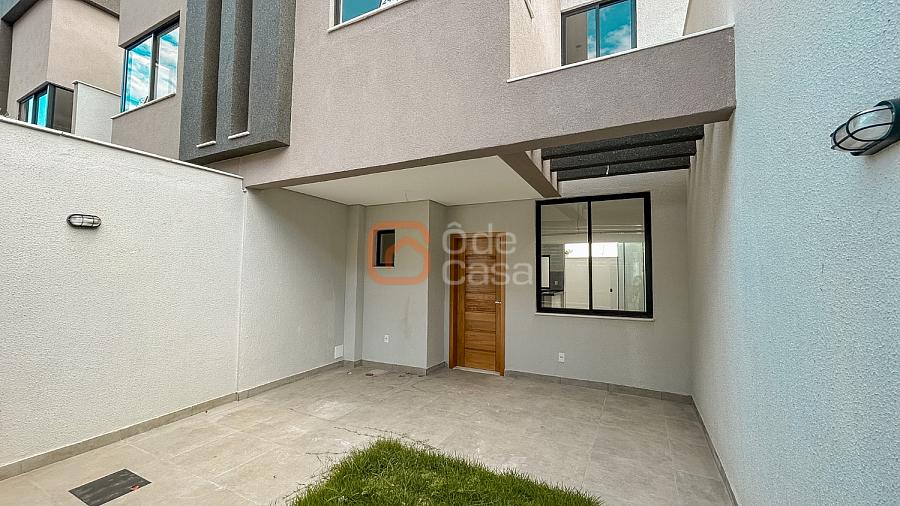 Casa geminada com 3 quartos � venda no Itapo� 1