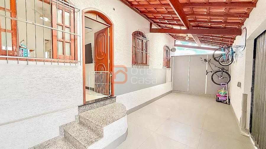 Casa linear com 3 quartos � venda no Copacabana 1
