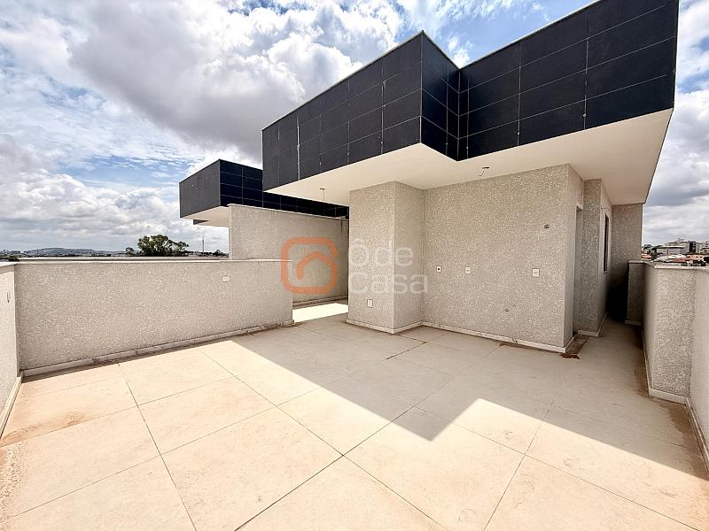 Cobertura com 4 quartos e elevador � venda no Itapo� 1